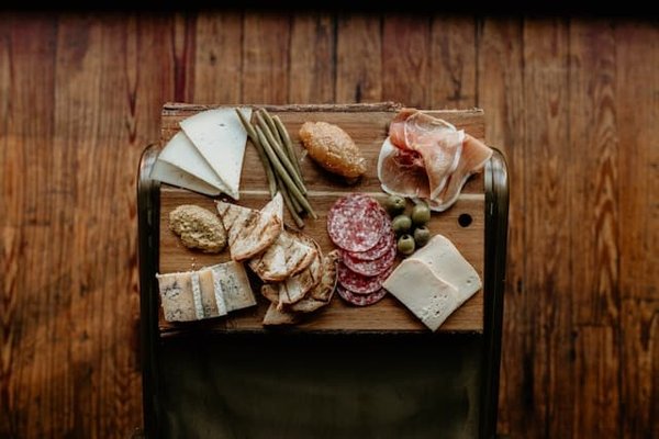 What Are the Best Tips for Assembling a Gourmet Charcuterie Board?